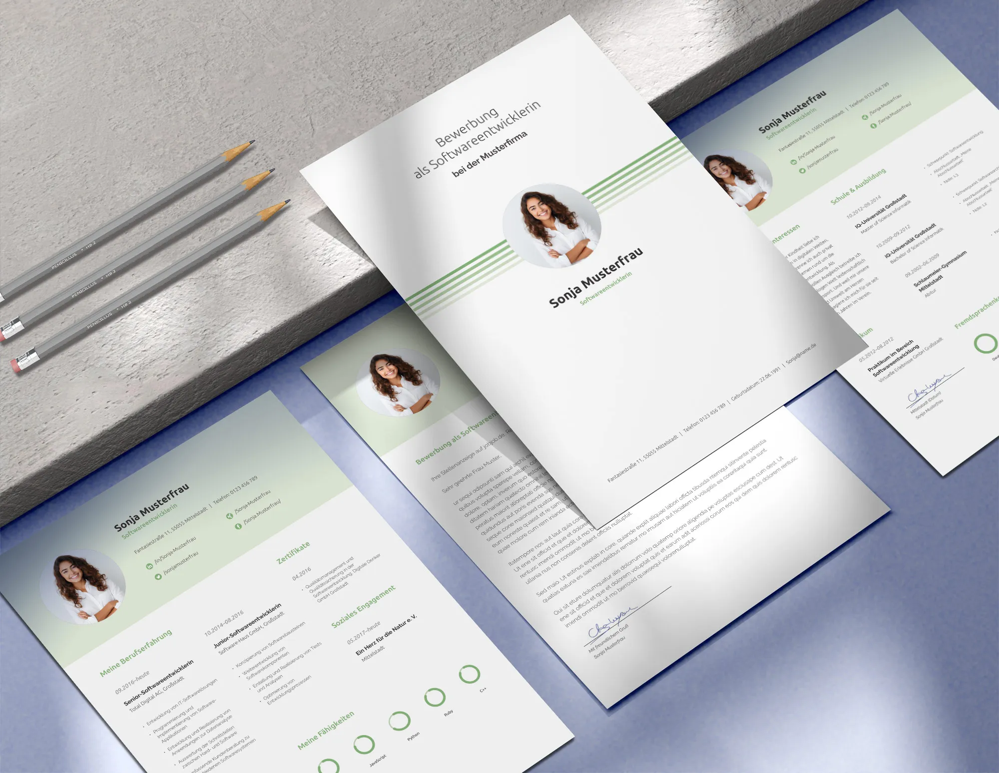 Application as a service employee for the hospitality industry: sample CV and cover letter