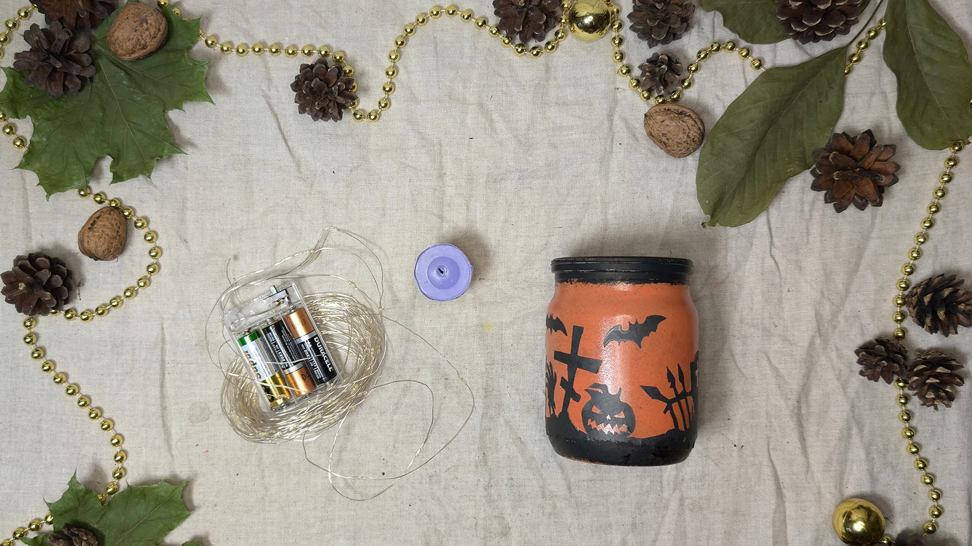 Lumină de noapte pentru Halloween în borcan: instrucțiuni de creație cu video și fotografii. Imaginea 3