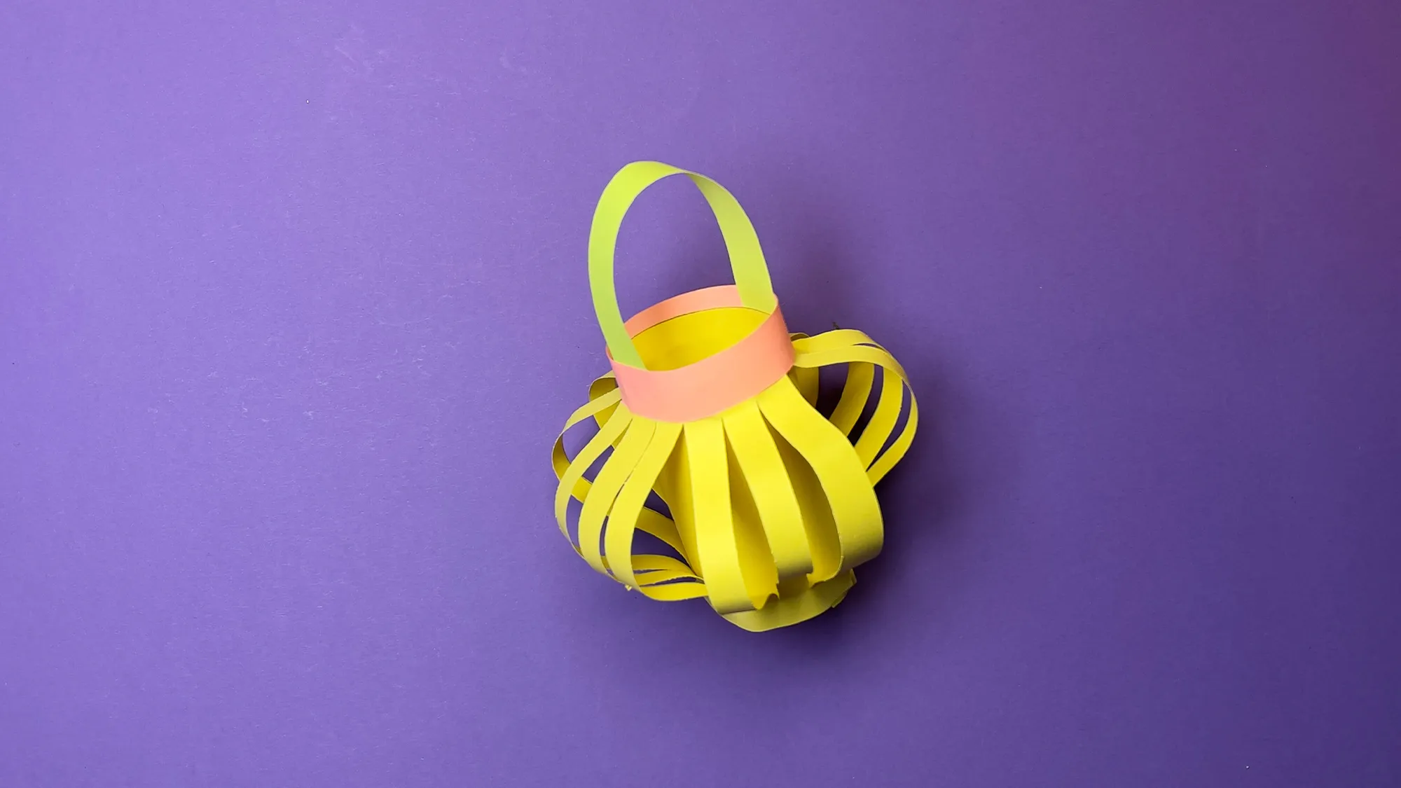 Paper lantern: step-by-step instructions with photos and description. The picture 3