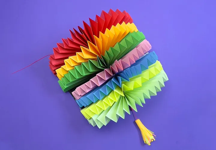 DIY lampion kertas pelangi: Ide kerajinan yang penuh warna untuk anak-anak