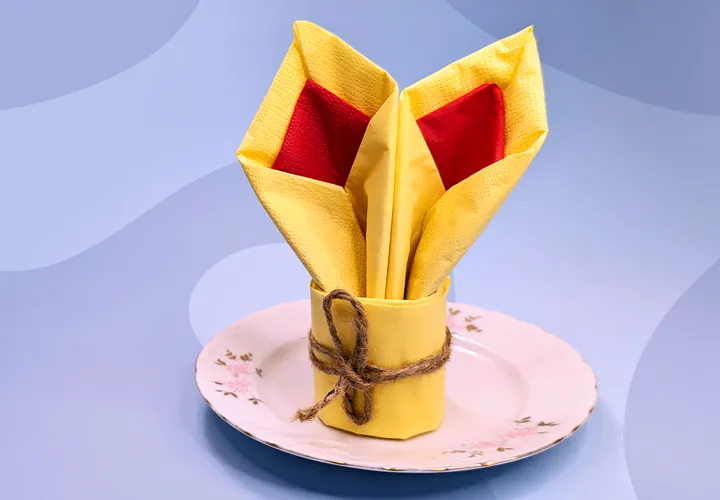 Великодній DIY: Складаємо милих зайчиків із серветок для святкового столу