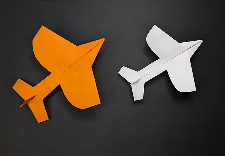 Advancēta origami lidmašīna: vienkārša soli pa solim pamācība ar fotogrāfijām un video