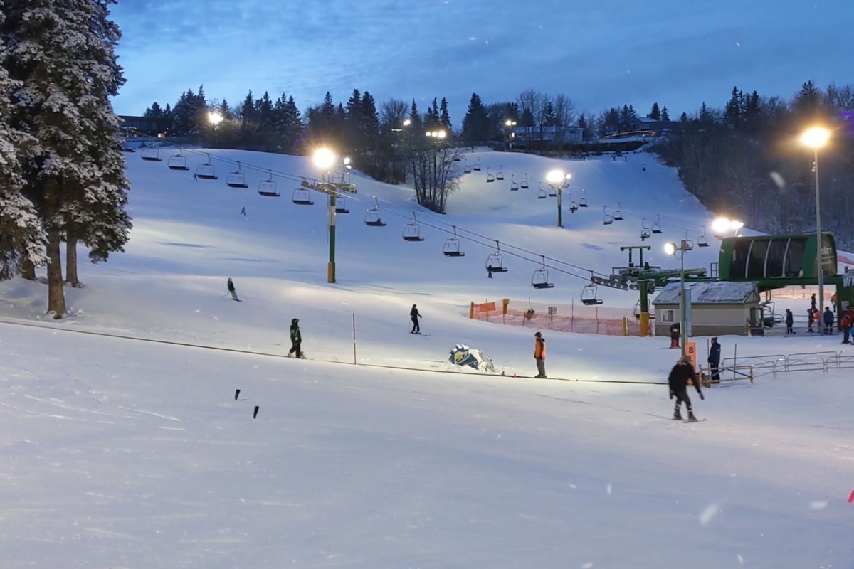 Lascia che nevichi! Sovrapposizioni video per incantevoli effetti di neve in qualità 4K.
