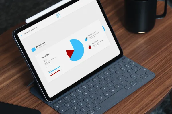 Шаблони слайдів у дизайні Play для PowerPoint, Google Slides та Keynote.