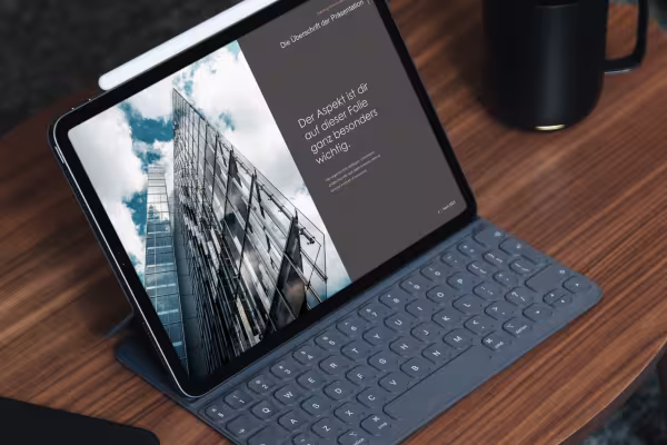 Aperçu des modèles pour PowerPoint, Keynote et Google Slides dans le style Simplex.