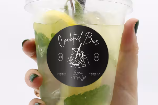 Imagen de una jarra de bebidas para una pegatina de coctelería