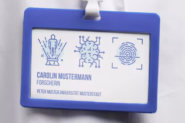 Iconos de TI y tecnología digital en una tarjeta identificativa