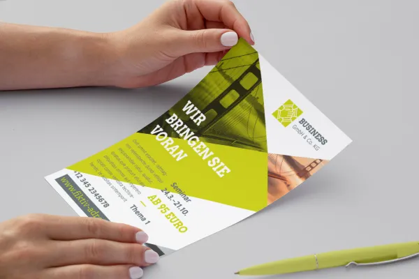 Voorbeelden voor een zakelijke huisstijl in zakelijke stijl - advertentie