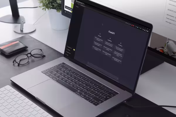 KI ChatGPT on a laptop