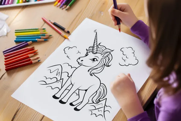 Disegni da colorare con unicorni da stampare.