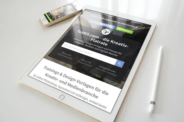 Photoshop-mockup för digitala designer: smartphone och surfplatta