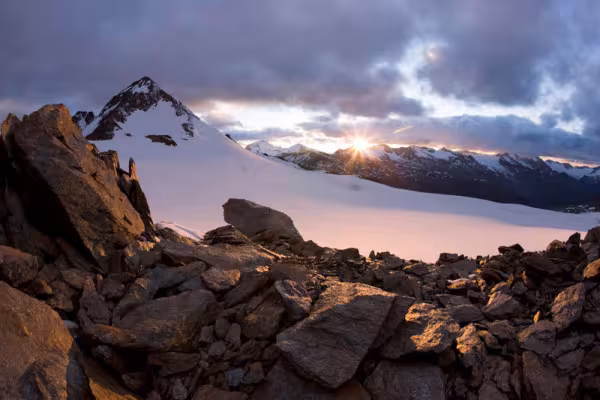Fotografía de montaña: Cima de una montaña