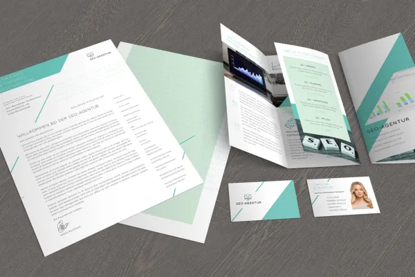 Vorlagen im Corporate Design für den Bereich Web und IT: Flyer, Briefpapier, Visitenkarten