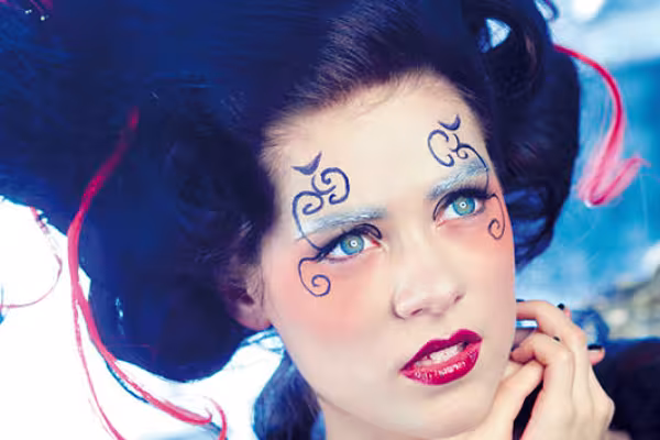 Create a feel-good atmosphere during the shoot, as this is the only way to create fascinating pictures.