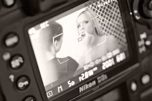 Modellfotografering: Skönhet, Mode & Erotik.