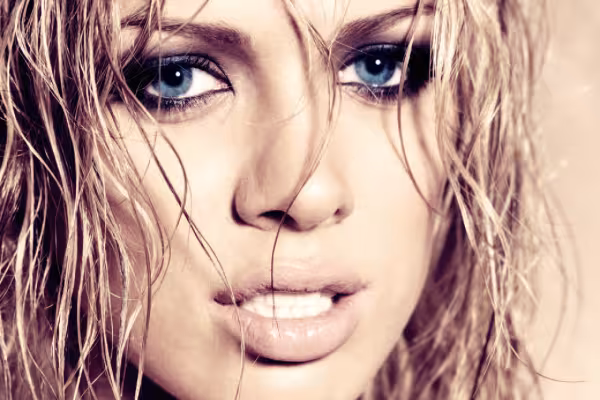 Modellfotografering: Skönhet, Mode & Erotik.