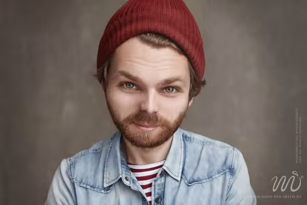 Portrett av en mann som er blitt forvrengt til et barneansikt med Photoshop.