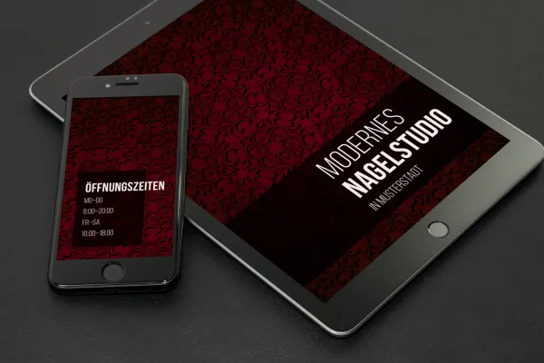 Tablet und Smartphone zeigen digitales Papier mit rotem Hintergrund