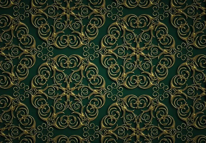 Ornamentos dourados em fundo verde.