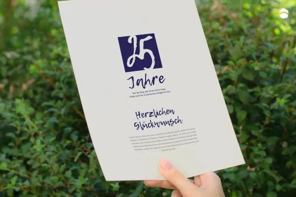Piękne i kolorowe wzory liczb, używane na kartce z życzeniami