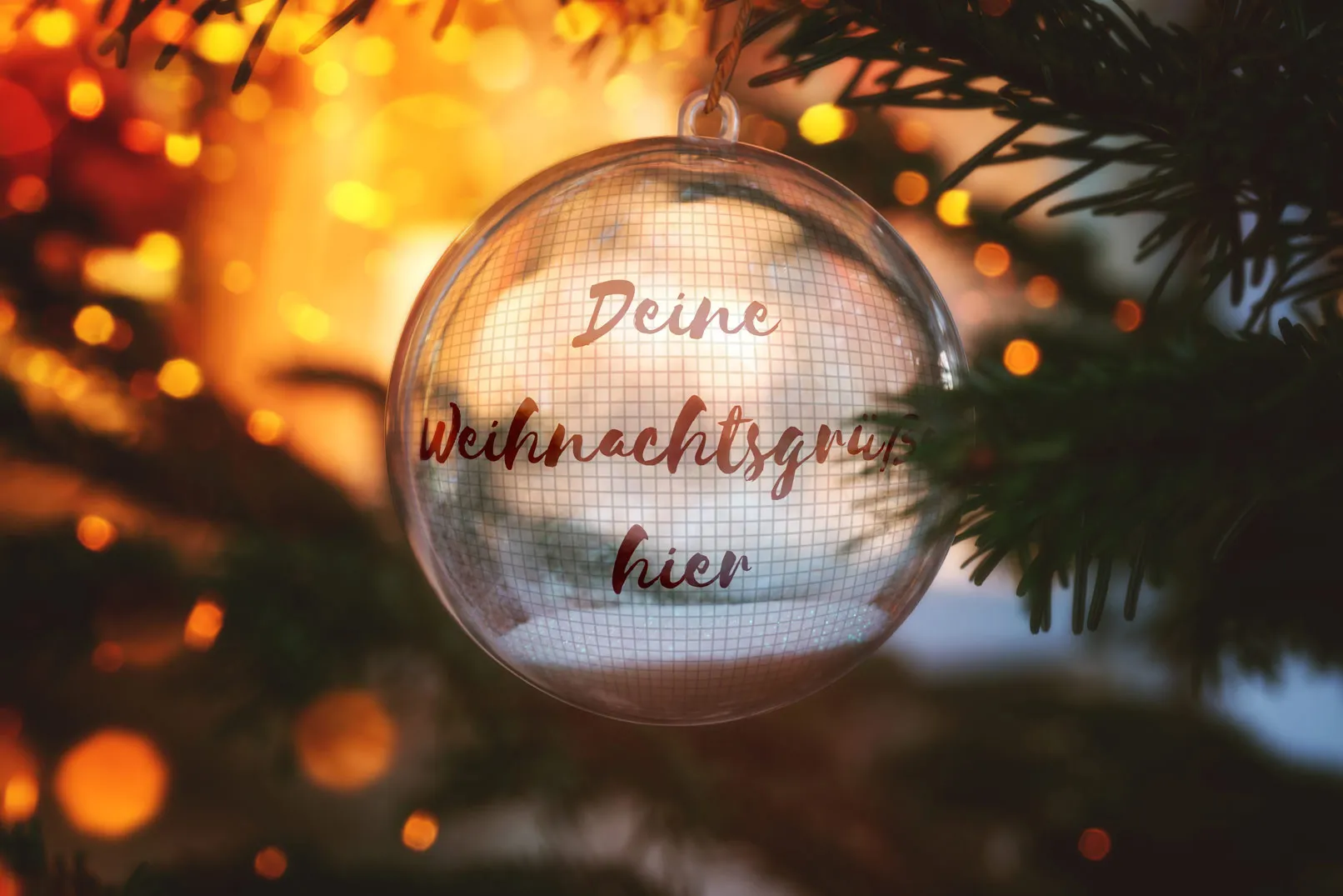 Bonus: Nutze die Mockups, um Grafiken und Texte spielend leicht auf die Weihnachtskugeln zu legen.