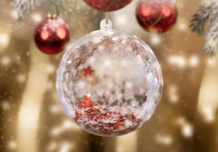 Foto di palline di Natale per immagini incantevoli e auguri di Natale.