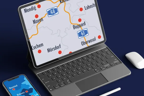 Landkarte Rheinland-Pfalz mit Landkreisen auf einem Laptop