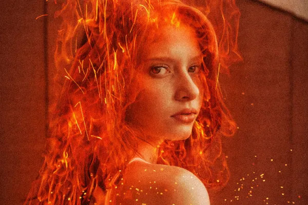 Frau mit feurigen Haaren, Feuer-Overlay in Affinity Photo eingearbeitet, Beispiel zum Training kreative Bildbearbeitung