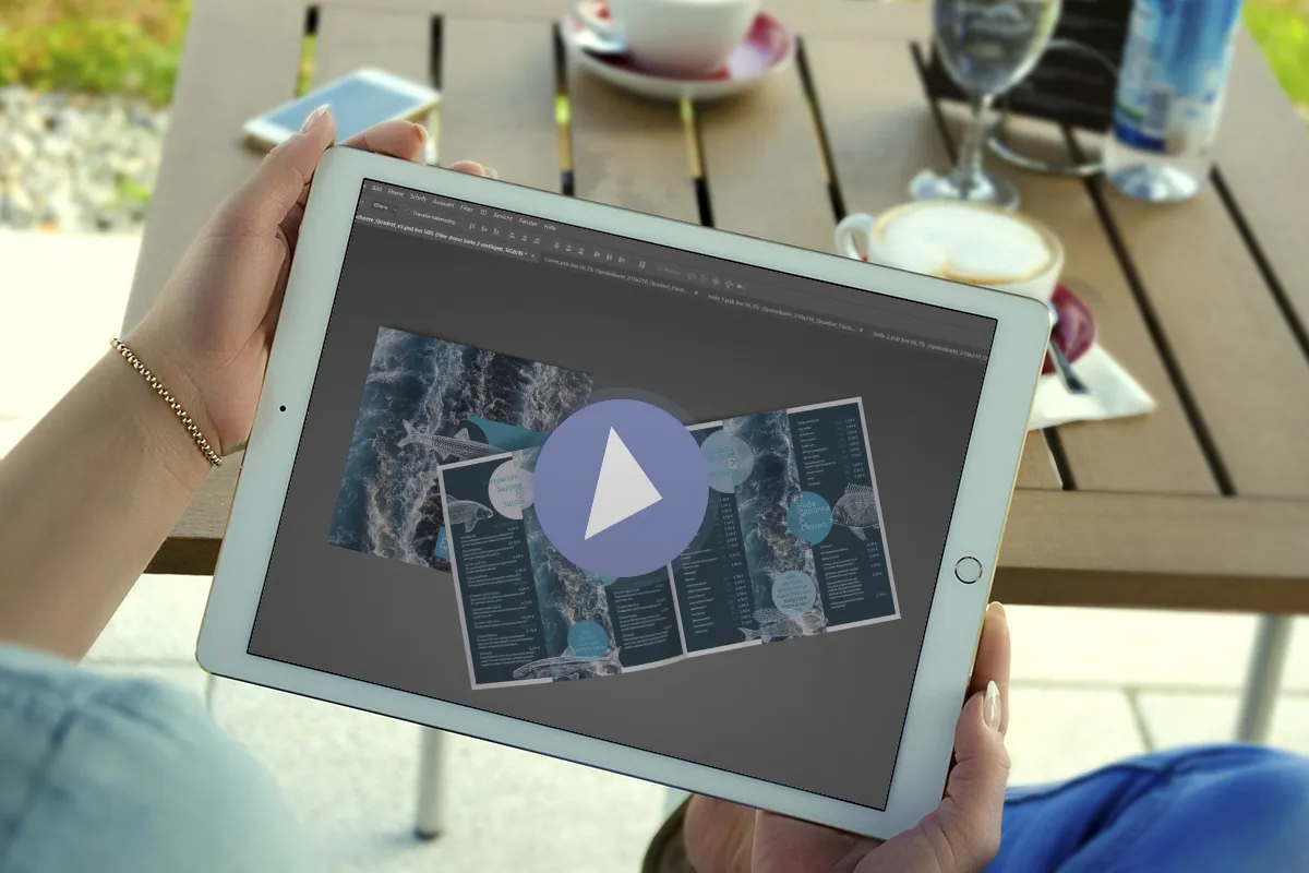 Tutorial do Photoshop: usando mockups para folhetos no formato quadrado.