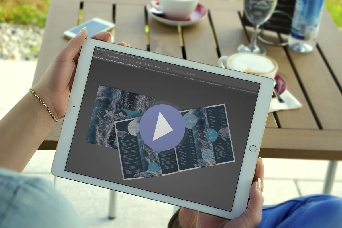 Photoshop-Anleitung: Mockups für Broschüren im Quadratformat verwenden