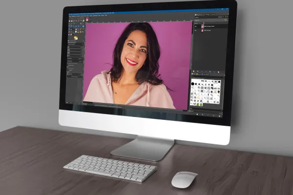 Screenshot del tutorial sulle nuove funzioni in GIMP 2.10 su un monitor