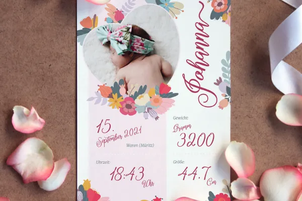 Diseñe tarjetas de nacimiento creativas para bebés: Plantillas en formato vertical y horizontal