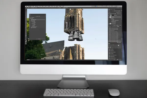 Ausschnitt aus dem Tutorial zu 3D in Photoshop, Kirchturmrakete mit 3D-Triebwerk hebt ab