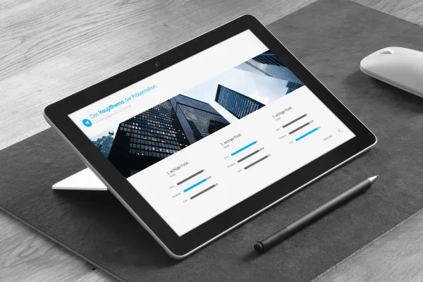 Modello per presentazioni Keynote: slide con immagine e testo su un tablet