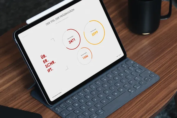 Foliemal i streamline-design på en bærbar computer