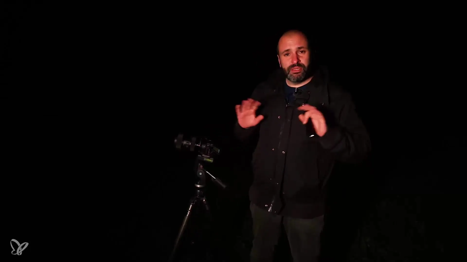 Fotografía nocturna fácil – Iluminar un granero con una linterna Fotografía nocturna hecha fácil - Iluminar un granero con una linterna