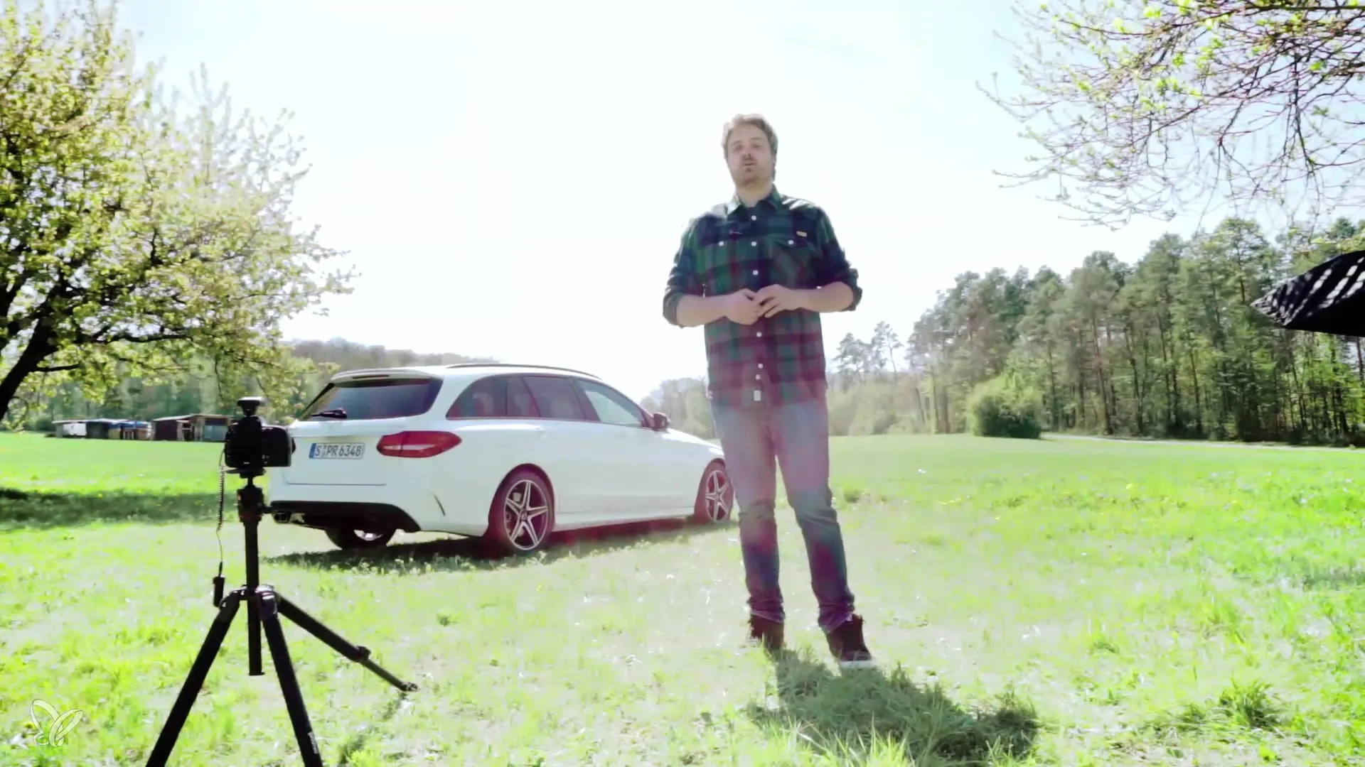 Automobil-Fotografie mit nur einem Blitzlicht Automobil-Fotografie mit nur einem Blitzlicht