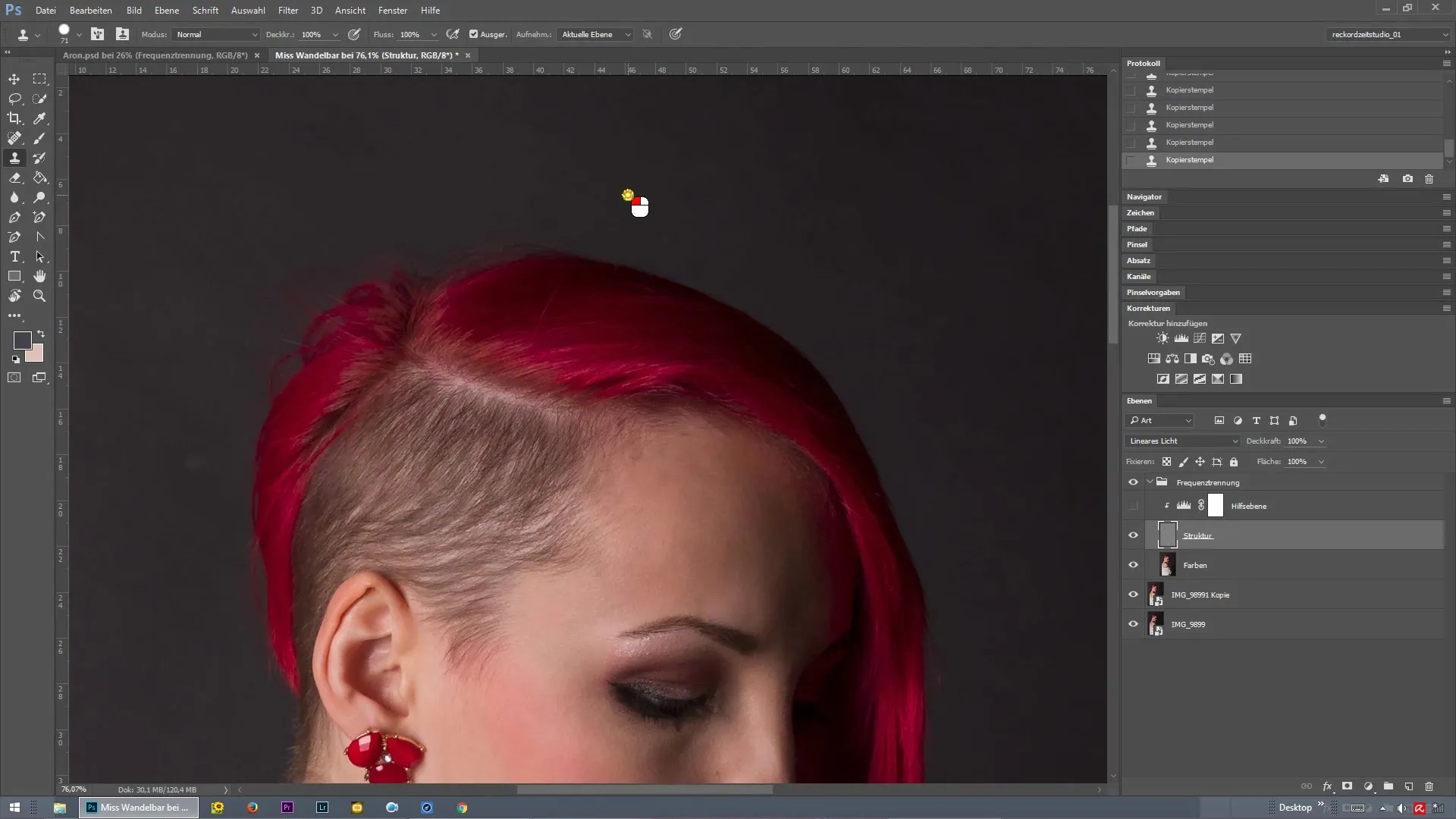Retusz tła i włosów za pomocą separacji częstotliwości w Photoshopie Retusz tła i włosów z użyciem separacji częstotliwości w Photoshopie