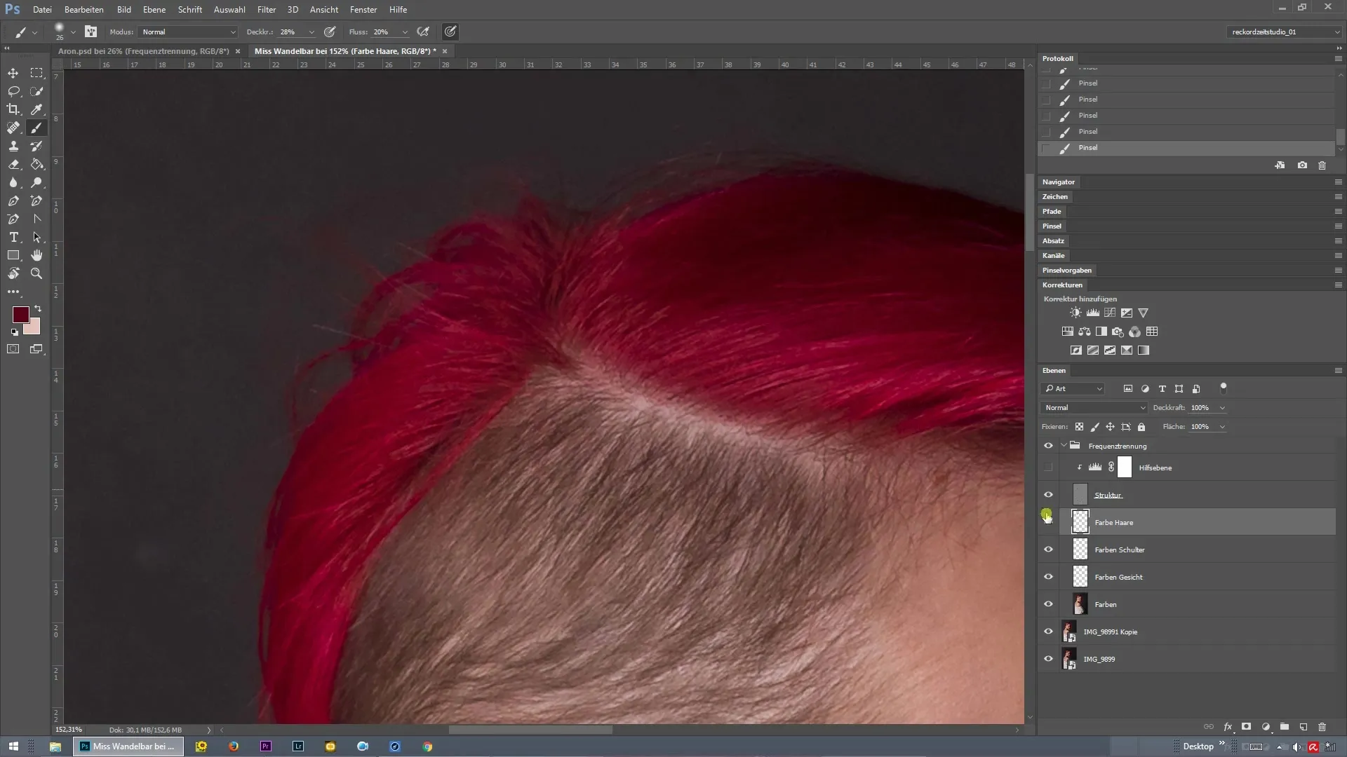 Przefarbowanie linii włosów przy użyciu separacji częstotliwości w Photoshopie Przefarbowanie odrostów z użyciem separacji częstotliwości w Photoshopie