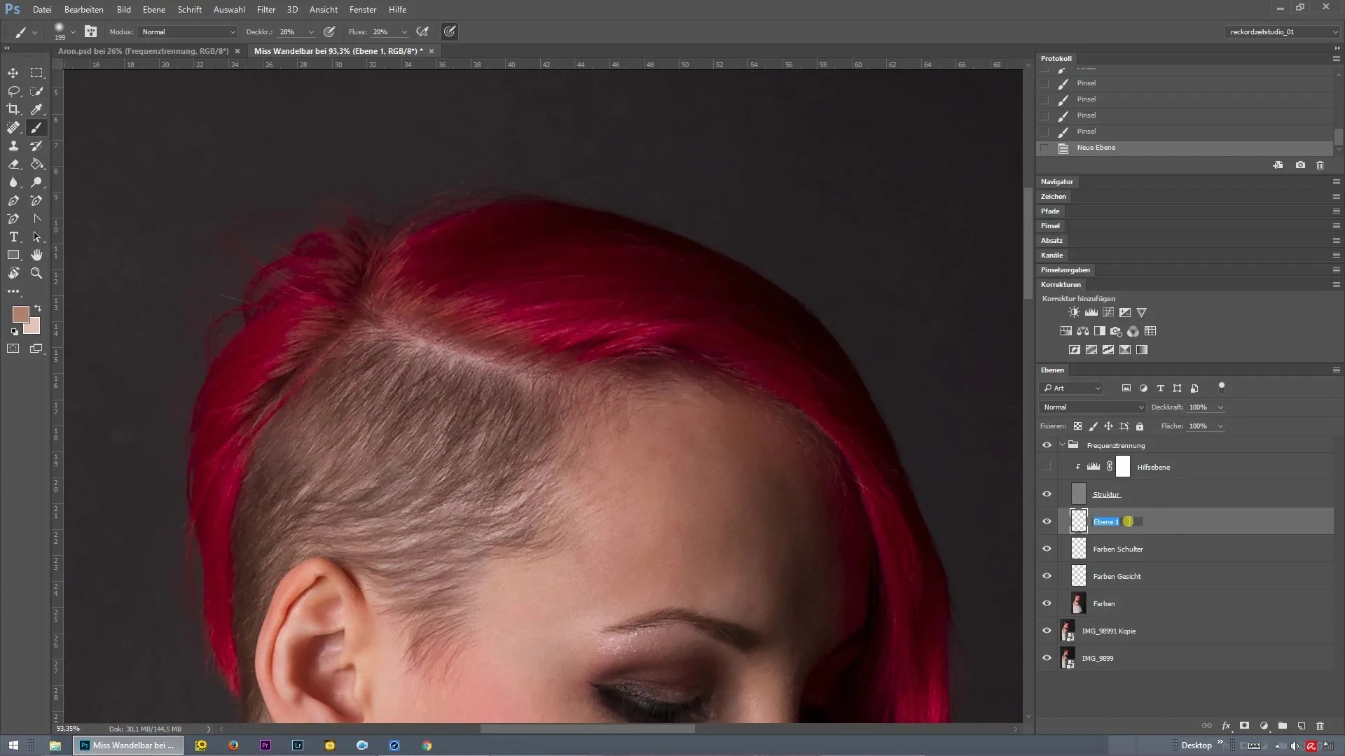Zabarwienie linii włosów z użyciem separacji częstotliwości w Photoshopie Przefarbowanie linii włosów z separacją częstotliwości w Photoshopie