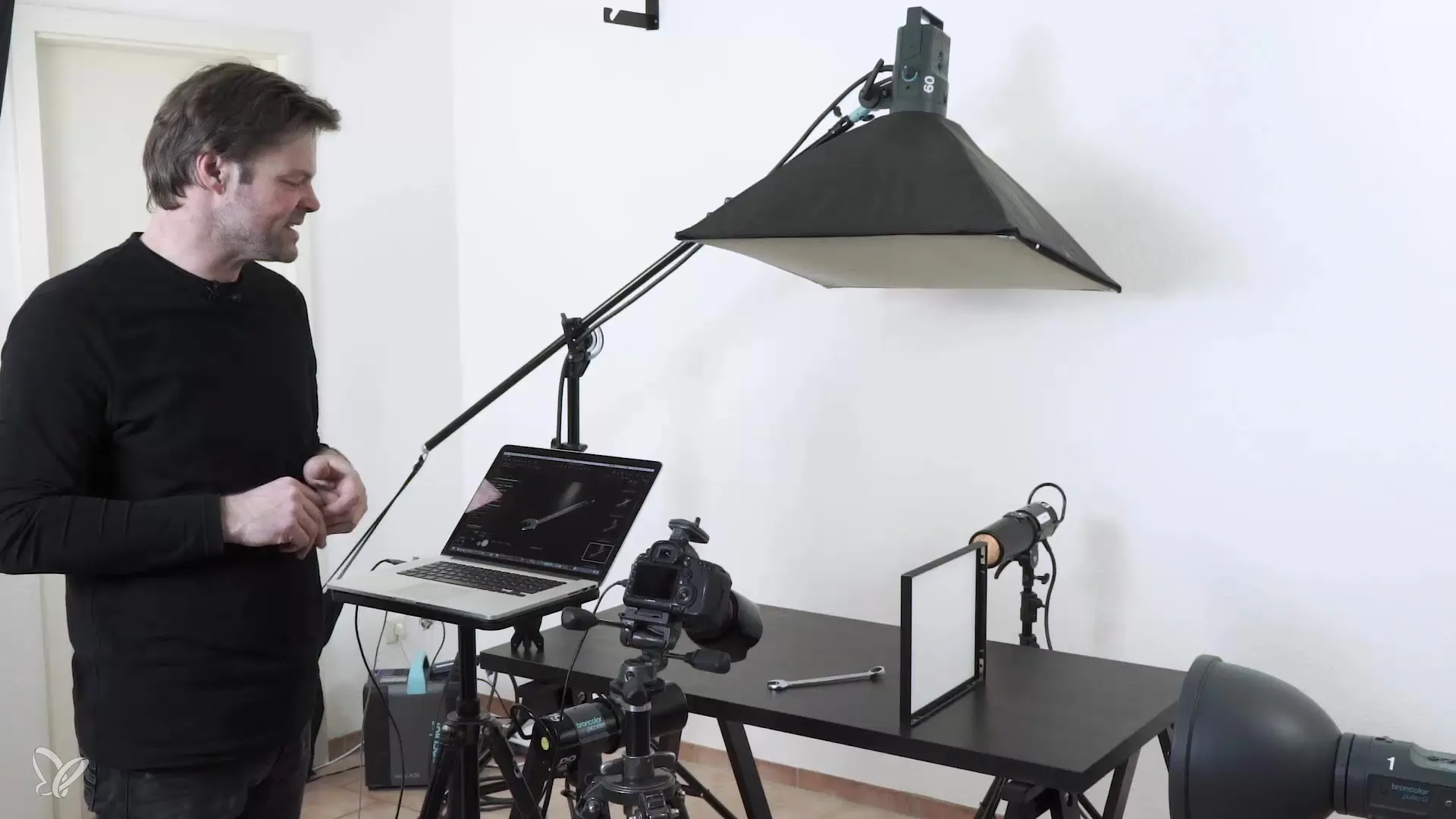 Hard light for stronger product shots Hard light for stronger product shots