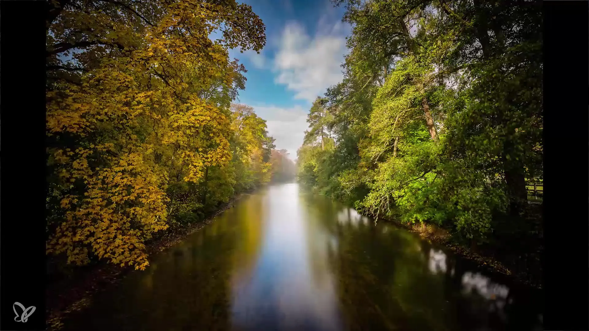 Herbstliche Flussfotografie mit Langzeitbelichtung Herbstliche Flussfotografie mit Langzeitbelichtung