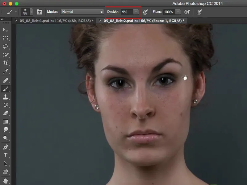 Įvaizdis ir stiliai su "Photoshop" - šviesa pabrėžia figūrą.