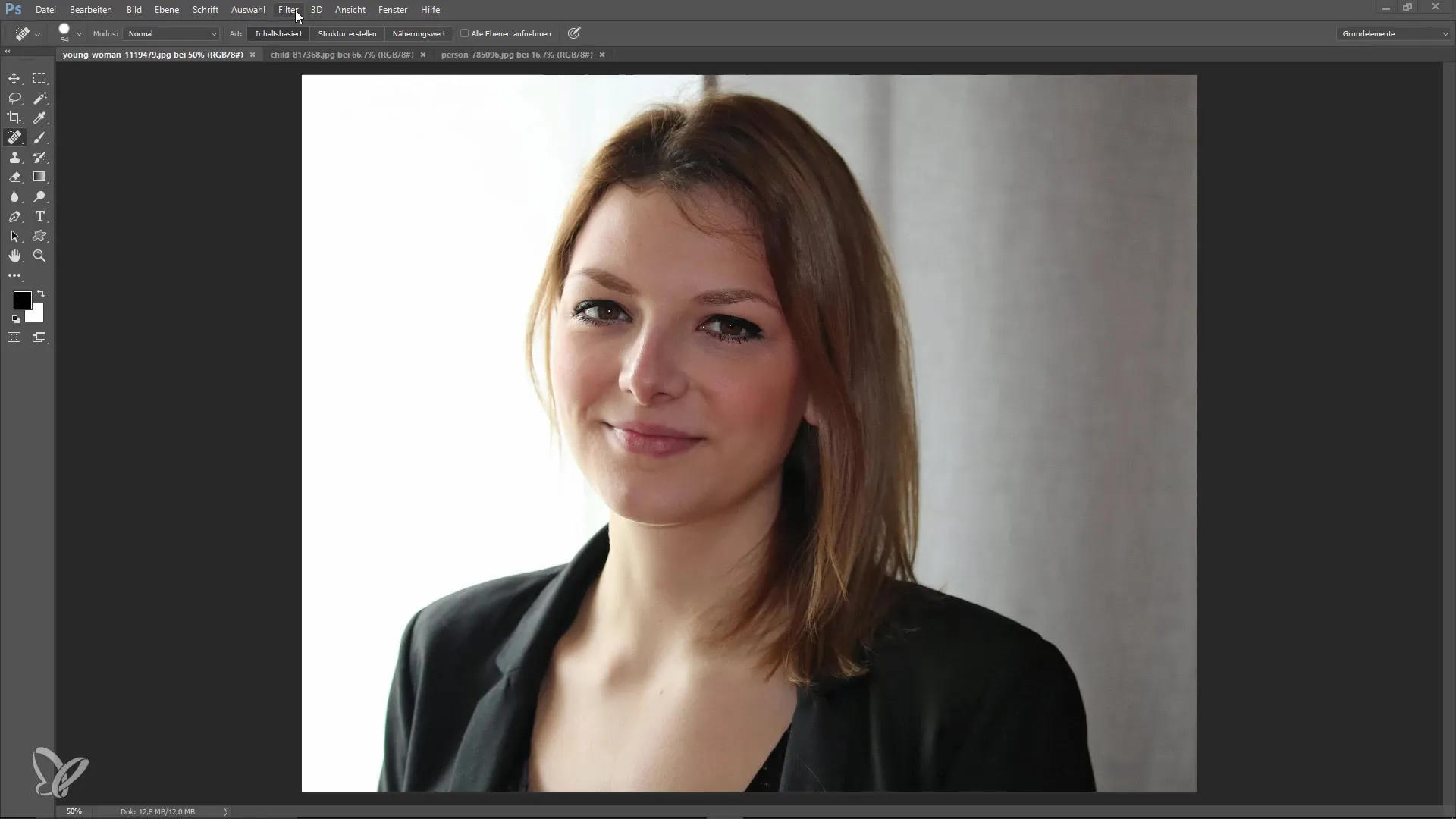 Face optimization and background removal in Photoshop CC 2015.5 Facial optimization and cropping in Photoshop CC 2015.5