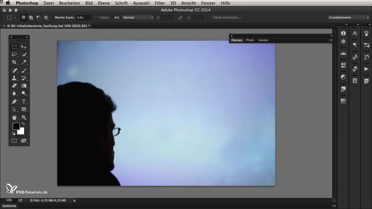 What's new in Photoshop CC 2014: Improved content-aware fills New in Photoshop CC 2014: Improved Content-Aware Fill