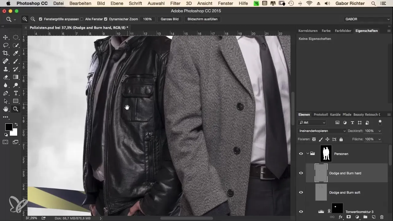 Dodge and Burn: Kleidung in Photoshop bearbeiten