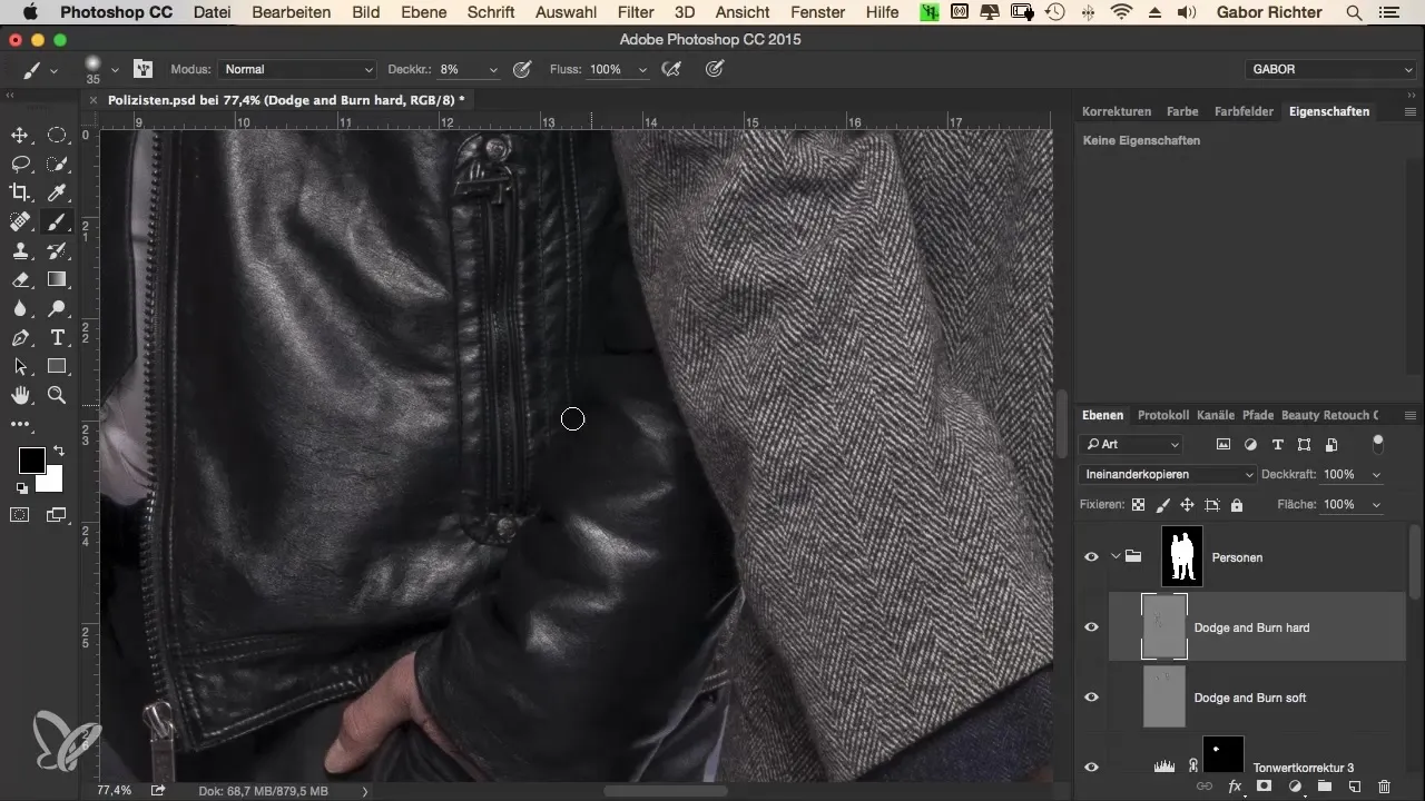 Dodge and Burn: Kleidung in Photoshop bearbeiten