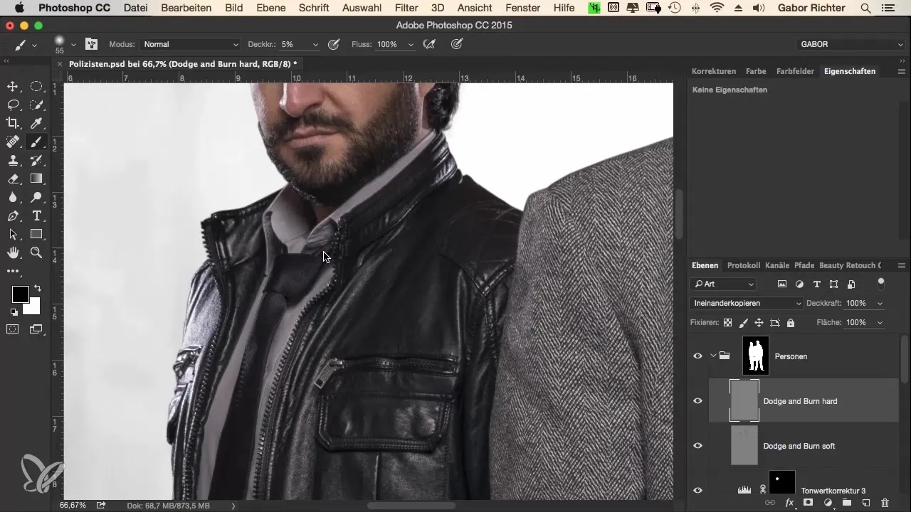 Dodge and Burn: Kleidung in Photoshop bearbeiten