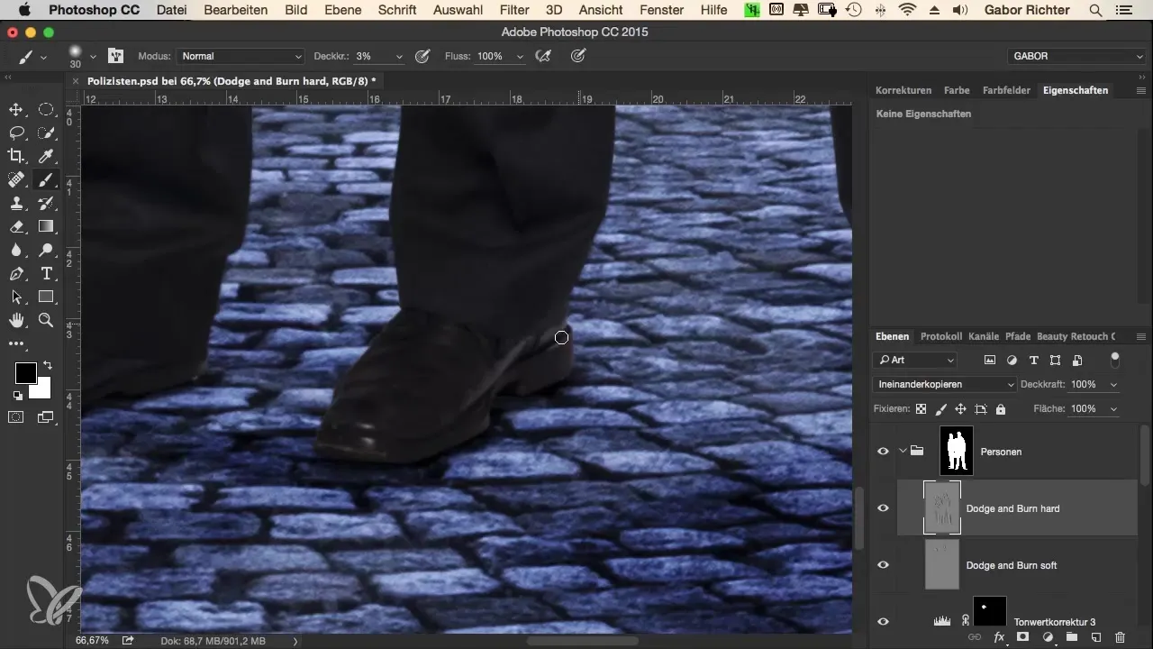 Dodge and Burn: Kleidung in Photoshop bearbeiten