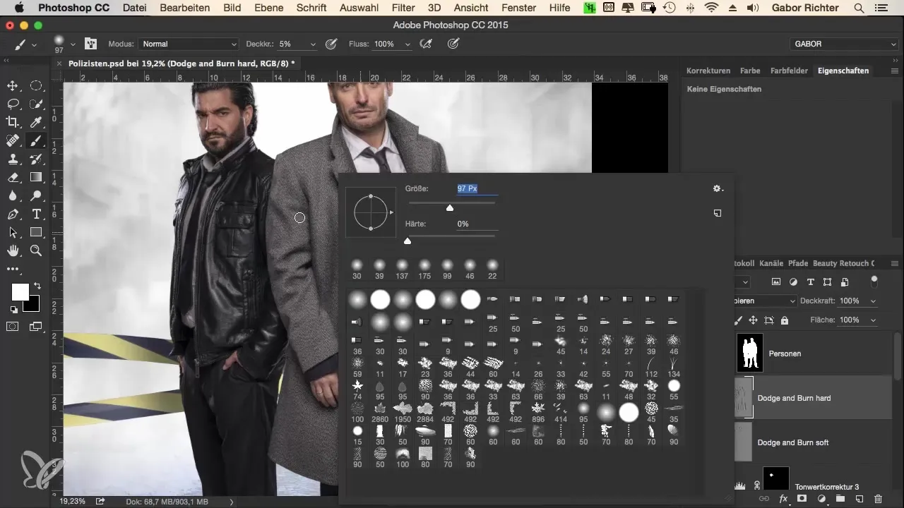 Dodge and Burn: Kleidung in Photoshop bearbeiten